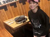 「足綺麗すぎるって…」芹那、超ミニ丈コーデで美太ももを披露！ 「むっちゃ似合ってる」