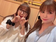 「久々に翔子と二人ご飯」中川翔子の美人母、仲良し親子ショット披露「桂子さんがお二人」「そっくり」