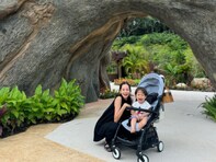 人気YouTuberのモデル妻、「ちっちゃい彼氏とデート」中の様子を公開！ 「おててパチパチも可愛すぎ」