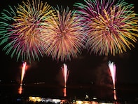 ロケーションが最高な「九州の花火大会」ランキング！ 「筑後川花火大会」を19票差で抑えた1位は？