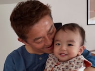 「ベビバーグがもうお兄ちゃん」第2子妊娠の蜂谷晏海、夫・井戸田潤＆息子の家族ショット公開！