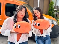 「不思議と似てる」菜々緒、ロバート秋山との“双子姉妹”ショット披露！ 「最高」「双子なのに倍ある」