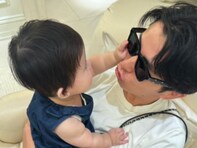 「子煩悩になりそう」藤森慎吾、娘との2ショットに反響「チャラ男さんも、すっかりパパの優しい眼差し」