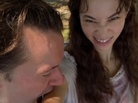 水原希子、交際3年のイケメン恋人とヨーロッパ旅行！ 腕にかみ付くラブラブショットも公開「美しい女性」