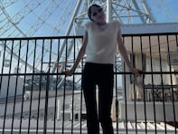 「スタイル良すぎ」本田紗来、母親撮影の圧巻スタイルを披露！ 「大人っぽくて素敵」「帰省楽しんで」