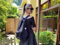 山田優、ロングワンピースで“大きなリボンにも負けない”圧巻スタイル公開！ 肩ライン＆美デコルテ際立つ姿