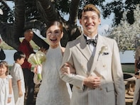 堂安律の美人妻、挙式ショット公開「オーラめっちゃあります」「今までのどの投稿よりも美しい笑顔」