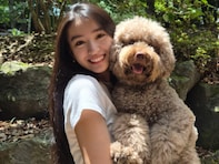 木村拓哉＆工藤静香の次女・Koki,、大きな愛犬を抱く姿を公開！ 美しさ引き立つ自撮りショットも