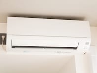 寝るときのエアコン冷房、設定温度は何度が正解？ 専門家の答えは