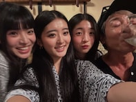 「ホンマ幸せそうなお顔」つるの剛士、美人三姉妹との親子ショットに「デレデレ」「パパうれしそう」の声！