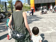 南明奈＆濱口優、息子とトミカ博へ！ 手つなぎショットに「お子さんが大きくなりましたね」「素敵なご夫婦」反響