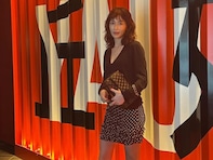 「脚、長すぎ」長谷川京子、“ママ友と”プライベートの美脚ショット公開「美しすぎる...透明感がヤバイ」