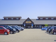 好き＆行ってみたい「中部地方の車中泊スポット」ランキング！ 2位は富山県の「氷見漁港場外市場ひみ番屋街」、1位は？