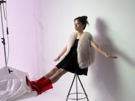 「どこから見ても可愛い」橋本環奈、美脚際立つモデルショット公開！ 「綺麗すぎます」「尊すぎる」