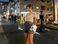 「脚長っ」加護亜依、ボディライン際立つ美脚ショット公開「お祭りでこんなかわいい人見たことないって」