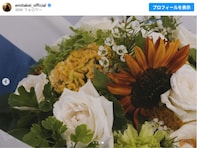 武井咲、夫・TAKAHIROから結婚記念日に花束もらう？ 花言葉“相思相愛”の白いバラを「お洒落でセンス抜群」