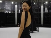 「さすがモデル」榮倉奈々、黒ドレスから美ウエスト＆美背中を披露！ 「ドレス姿が神々しい」