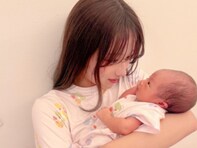 「18歳差姉妹」杉浦太陽、長女・希空が第5子を抱く姿を公開「我が家の夢と希望」「ジェラピケ女子たち」