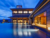 【楽天トラベルスーパーSALE】「HOTEL OOSADO＜佐渡島＞」が今だけ特別価格に！ 夕日と海を一望できる大浴場が魅力【9月10日】