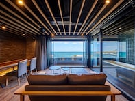 【楽天トラベルスーパーSALE】「リゾートヒルズ豊浜蒼空の風　〜ＳＯＲＡ　ｎｏ　ＫＡＺＥ〜」が今だけ特別価格に！ 全室オーシャンビューを楽しむ海辺の宿【9月20日】