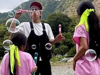 「長女ちゃん背､高い！」田村淳、家族でBBQショット公開「双子コーデかわいい」「娘ちゃん大きくて凄い」