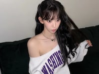 「かわいすぎだろ」宮脇咲良、美太もも＆美鎖骨を大胆に見せた姿を披露！ 「日常を映画のワンシーンに変えるアイドル」