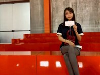 「足長っ！噓でしょ！？」有村架純、タイツ×脚組みショットで美脚を披露！ 「上半身と膝下の長さが一緒」