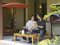 向井康二がラウールを絶賛した理由とは？ 『旅するSnow Man』で満喫した2人の“夏休み”をリポート