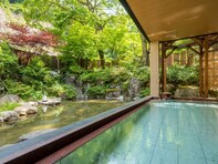 【楽天トラベル売れ筋1位】「土湯温泉 ホテル山水荘」は二段の滝を眺めながら入る露天風呂が魅力【10月7日】