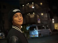 「え？これ自宅？笑」岩田剛典、ソロショットに「ビックリした」の声！ 「普通の住宅街に岩田様現る」