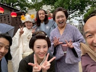 「景子ちゃん、後ろ後ろ！」北川景子、朝ドラオフショット公開も“落ち武者”にツッコミ多数「背後霊が…」