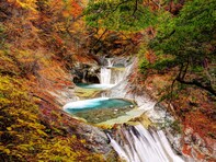 秋に行きたい「山梨県の穴場秘境」ランキング！ 2位「七ツ釜五段の滝」、1位は？ 【2025年度調査】