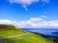 秋に行きたい「北海道の絶景ドライブスポット」ランキング！ 2位「摩周湖・屈斜路湖パノラマドライブ」を抑えた1位は？