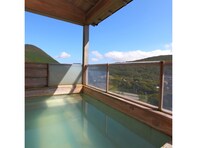 【楽天トラベル温泉SALE】「"ぬくもりの宿　箱根強羅温泉　紬　－ＴＳＵＭＵＧＩ－ "」が今だけ特別価格に！ 和モダン空間で味わう強羅の湯【10月16日】