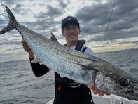 WEST.濱田、事務の大先輩との釣りショット公開「めちゃオオモノで大漁」「ホントに幸せな顔してて」