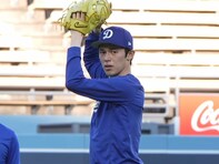 ドジャース、オフを終えて“仕事”に戻る選手らの練習風景を公開！ 佐々木朗希登場も「翔平はどこ?」