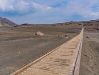 秋に行きたいと思う「熊本県の絶景スポット」ランキング！ 2位「阿蘇中岳火口・砂千里ヶ浜」、1位は？