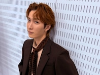 「俺の事嫌いなの？」渡辺翔太、上目づかいオフショットにファンもん絶「みんなの彼氏」「絶世の美男」