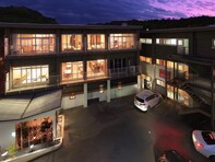 【楽天トラベルセール】「クリスタル旅館 白浜 灯りや」が今だけ特別価格に！ 万葉集にも登場する名湯を味わえる【10月27日】