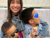 美人モデル、息子2人との親子ショット公開「スゴいね！二人のお子さんのママ綺麗」「めっちゃかわいい」