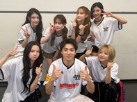 「成功したヲタク」山田裕貴、女性K-POPグループとの近距離ショットに反響！ 「ただのファンみたい」