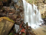 福島県で「秋に行きたい滝」ランキング！ 2位「八流の滝」を抑えた1位は？【2025年調査】