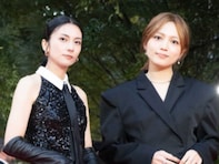 「顔めっちゃ小さい」柴咲コウ、金髪になった川口春奈との2ショット公開「美しさに言葉を失いました」