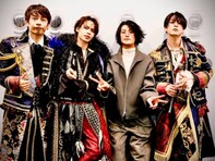 「泣いた。ありがとう私の青春」赤西仁、KAT-TUN集合ショット公開「こんな風に並んで写真を撮れる日がきたんだね」