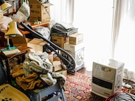 「家には一応3万円入れてるけど…」47歳男性、年収約300万円、年金暮らしの母親と実家で同居するワケ