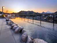【楽天トラベル×スーパーDEAL】「伊豆長岡温泉　ニュー八景園」が実質30％引き！ 富士山を望む天空露天が自慢【12月2日】