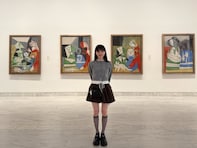 「本当に36歳なの？」Perfumeあ～ちゃん、美術館での姿に「アートそのもの」「美脚がすぎる」の声