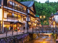 山形県で「外国人観光客にすすめたい温泉地」ランキング！ 2位「銀山温泉」を抑えた1位は？ 【2025年調査】