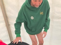 「痩せすぎ」スリムクラブ真栄田、相方・内間政成の最新ショットに「ちょっとこれは心配」「バリ細！」の声