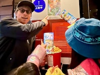 「泣けます…」田村淳、妻との初デートについて公表＆娘たちとの家族ショットも公開！ 「素敵な家族だ」